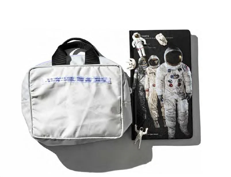 SNOW JACKET CONVERTED TO HANDBAG - LIM.ED. - Image 3
