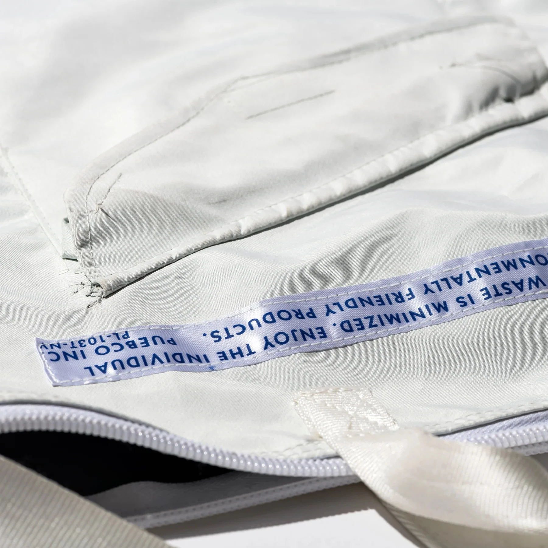 SNOW JACKET CONVERTED TO HELMET BAG - LIM.ED. - Image 6