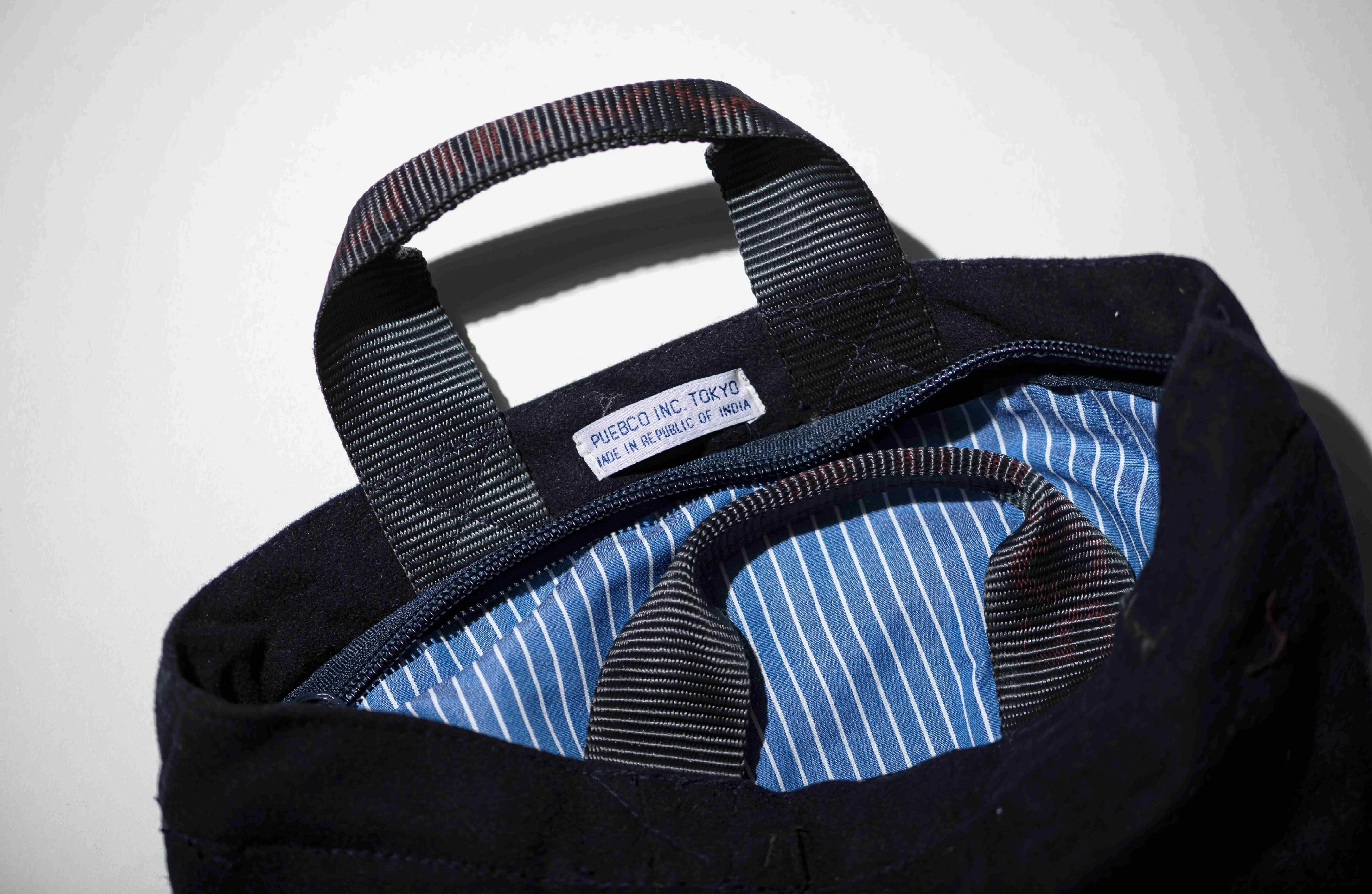 VINTAGE WOOL GARMENTS ZIP TOTE - LIM.ED. - Image 4
